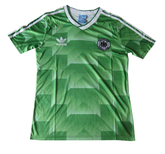 Alemania 2a Equipación Mundial 1990 - Haga click en la imagen para cerrar